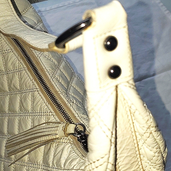 Perlina. Hobo style handbag,  ivory with light brown interior - Picture 6 of 9